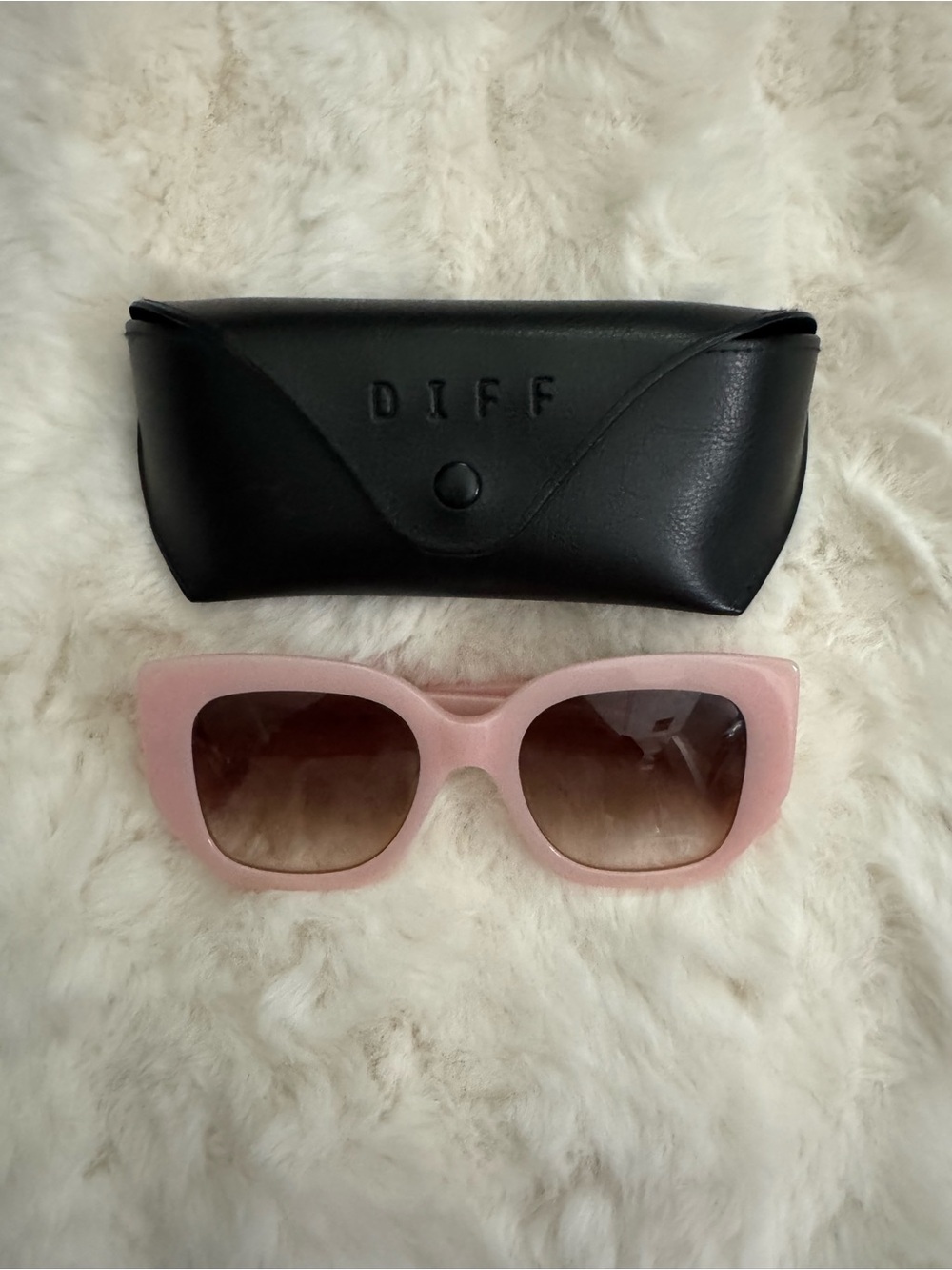 EUC DIFF X Uncommon James Retro Sunglasses with Case!